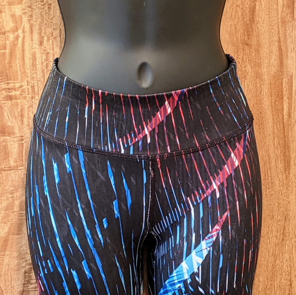 Live Love Dream Black Printed Capri Leggings, XS